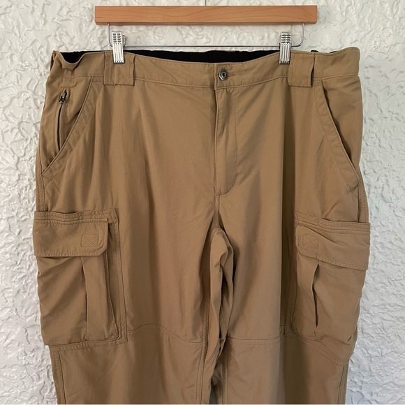 Duluth Trading Men’s Dry on the Fly Cargo Pants Tan 2XLx32 - Picture 3 of 9